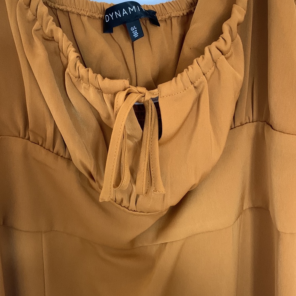 Dynamite Ruched Midi Dress - Picture 4 of 6